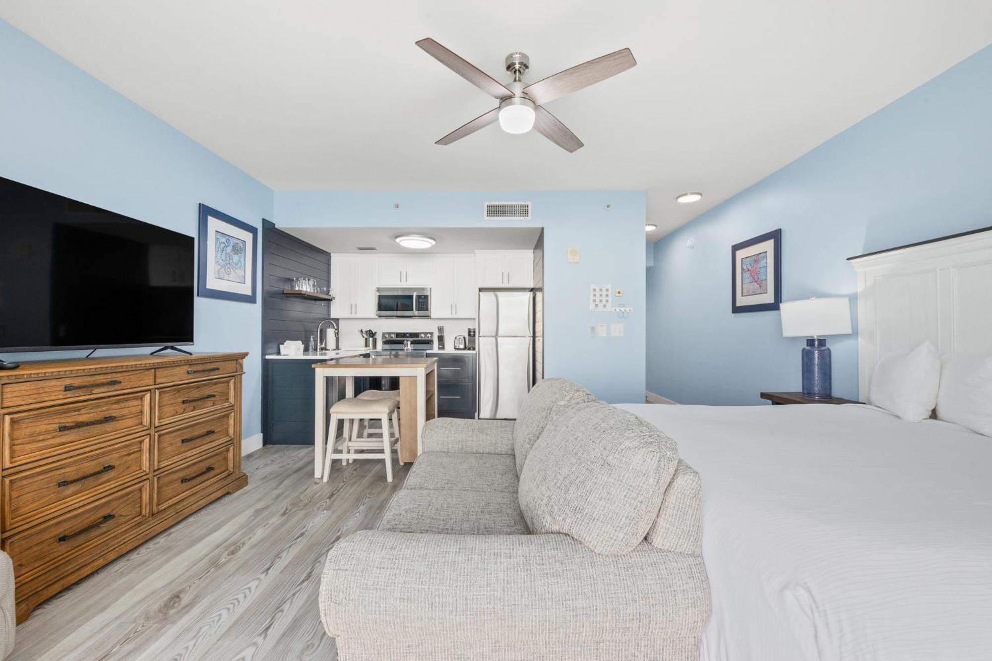 Official Majestic Beach Resort - Over 60 Units - All Ocean Front, Panama City Beach, Fl Стая снимка