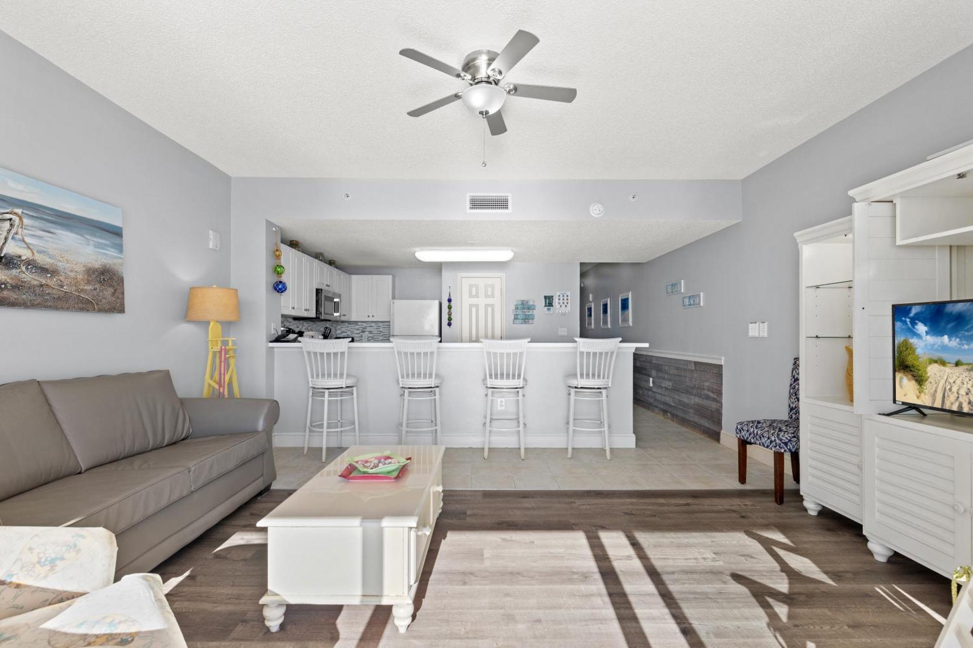 Official Majestic Beach Resort - Over 60 Units - All Ocean Front, Panama City Beach, Fl Екстериор снимка